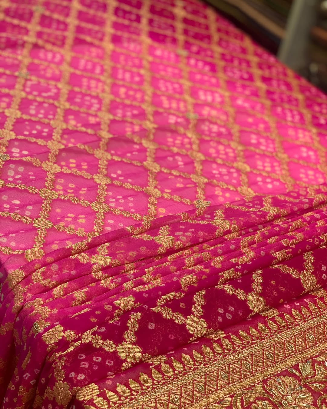 PINK SHADED PURE GEORGETTE BANDHANI WITH ZARDOSI WORK