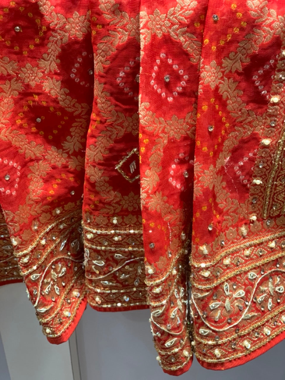 GEORGETTE WEAVING BANDHEJ IN RED X EMBROIDERY