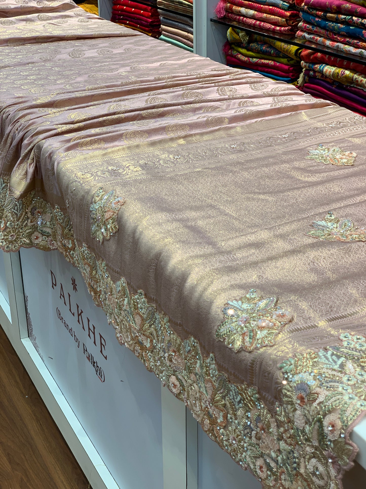 BANARASI BROCADE WITH HEAVY BORDER (LIGHT PINK)