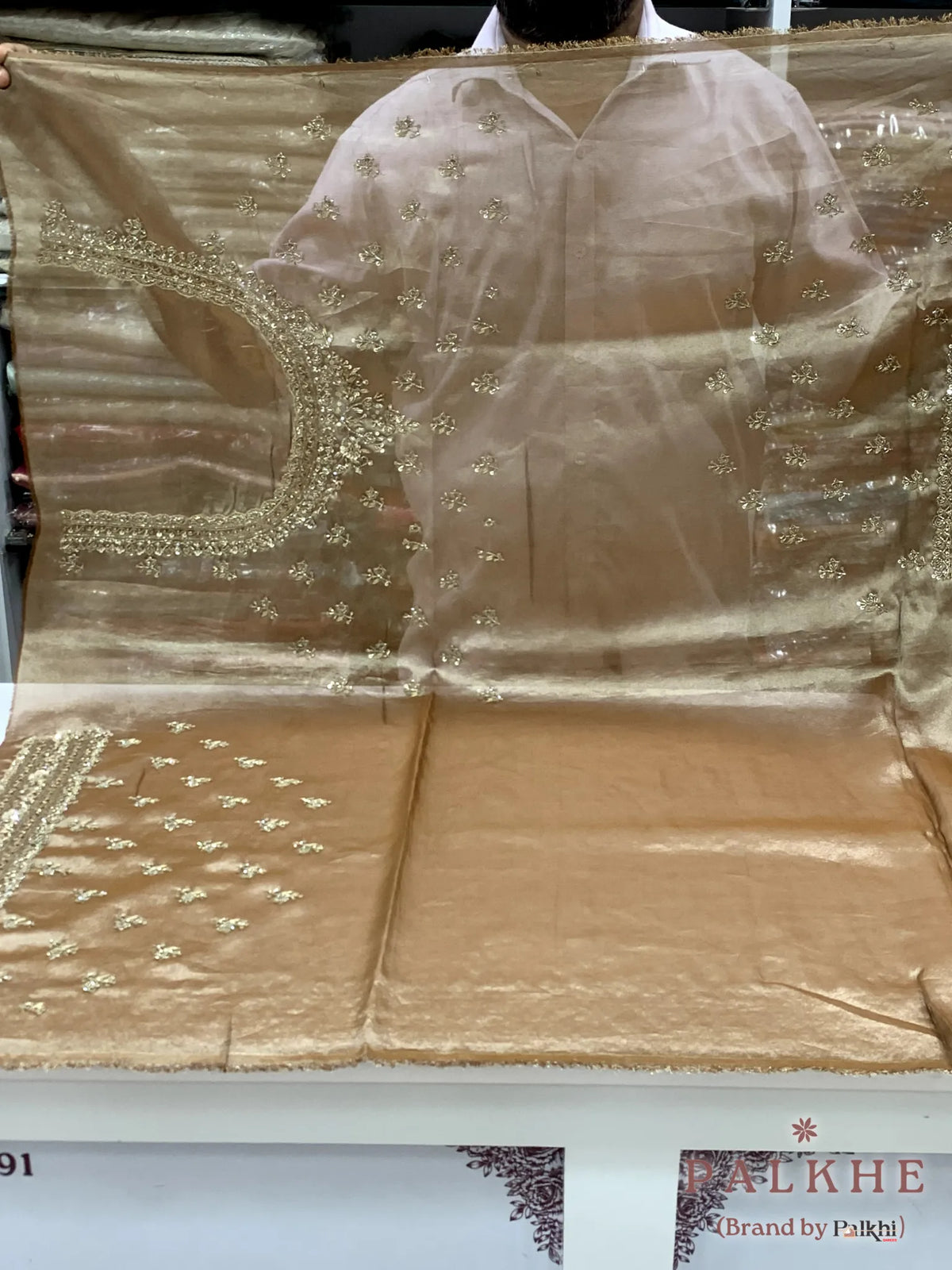 Champagne-Gold Buttis Tissue x Hand Embroidery (CM25)