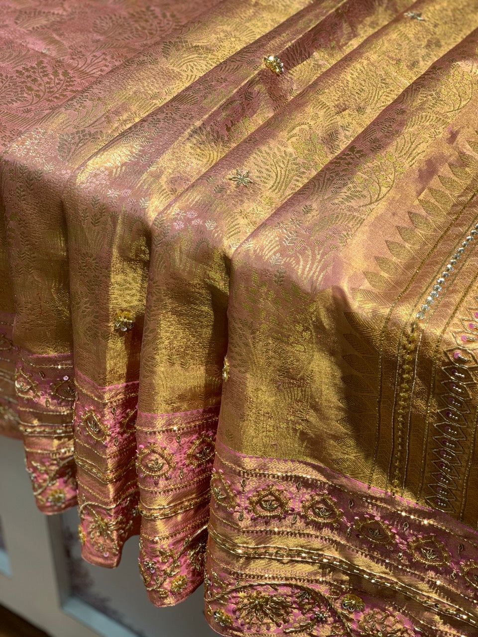 Pink Floral Motif Pure Silk Kanjivaram x Hand Embroidery