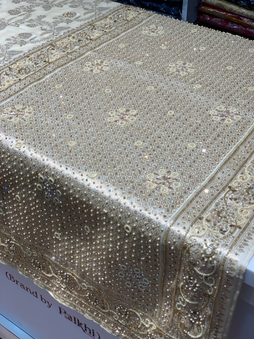 Banarasi x Border Handwork Embroidery