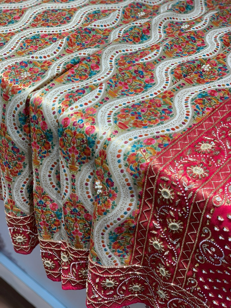 Rangkat Silk x Hand Embroidery