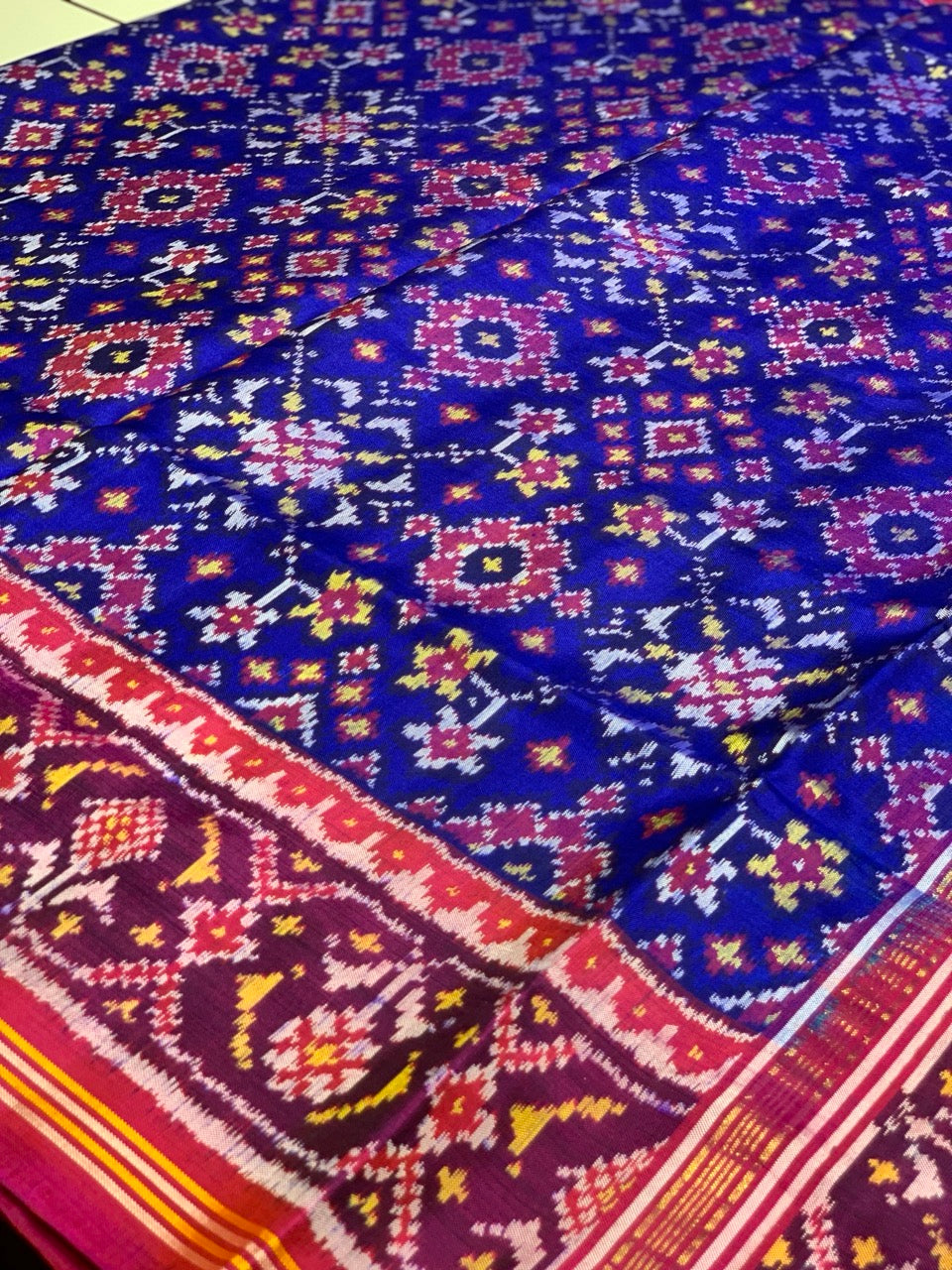 Single Ikkat Blue & Red Contrast Pure Silk Patola