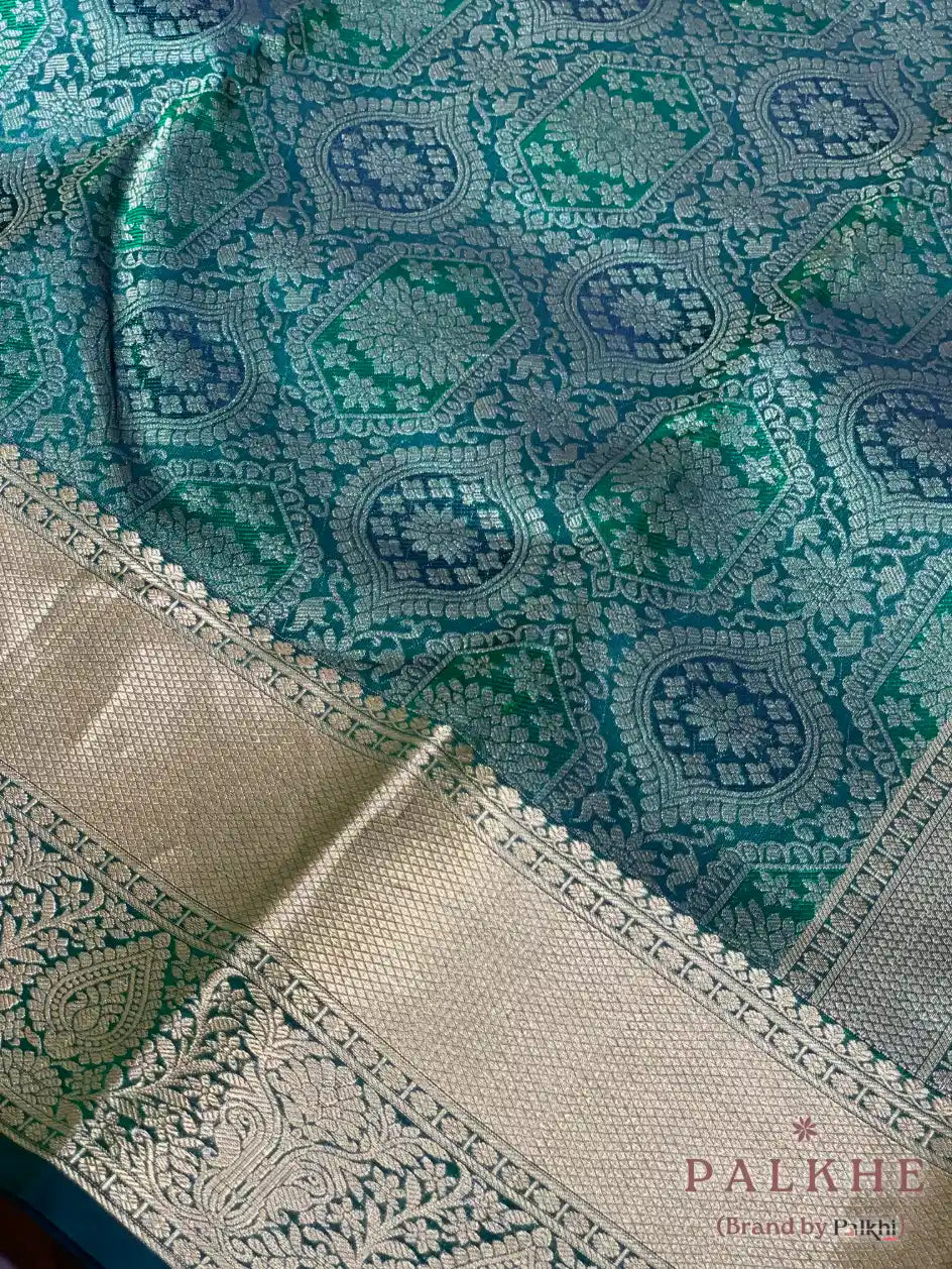 Dark Green Floral Jaal in Pure Kanjivaram Silk