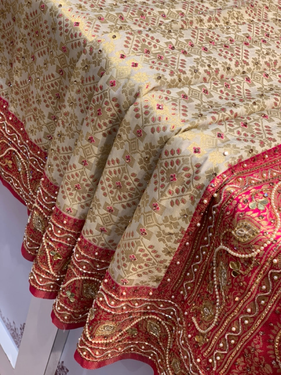 CREAM WITH RANI BORDER BANARASI X ZARDOZI