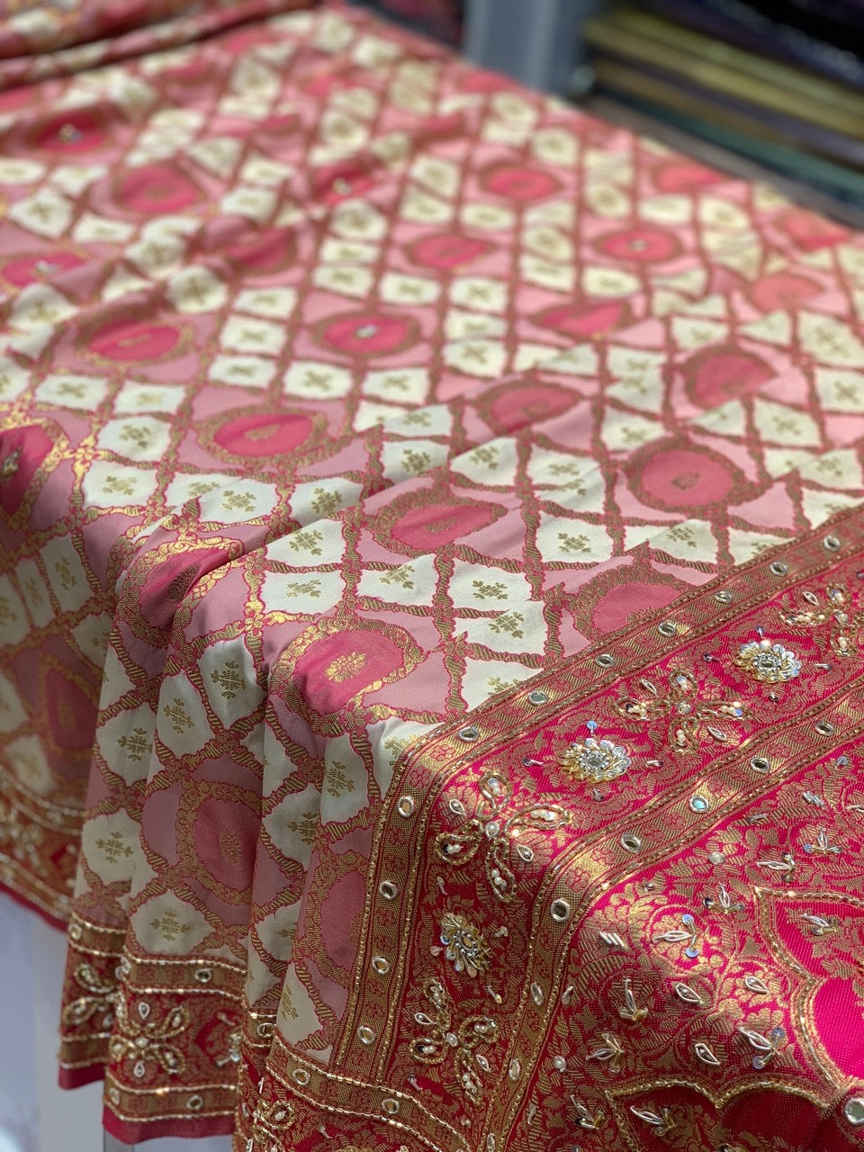 CREAM WITH RANI BORDER BANARASI X ZARDOZI (BROCADE)