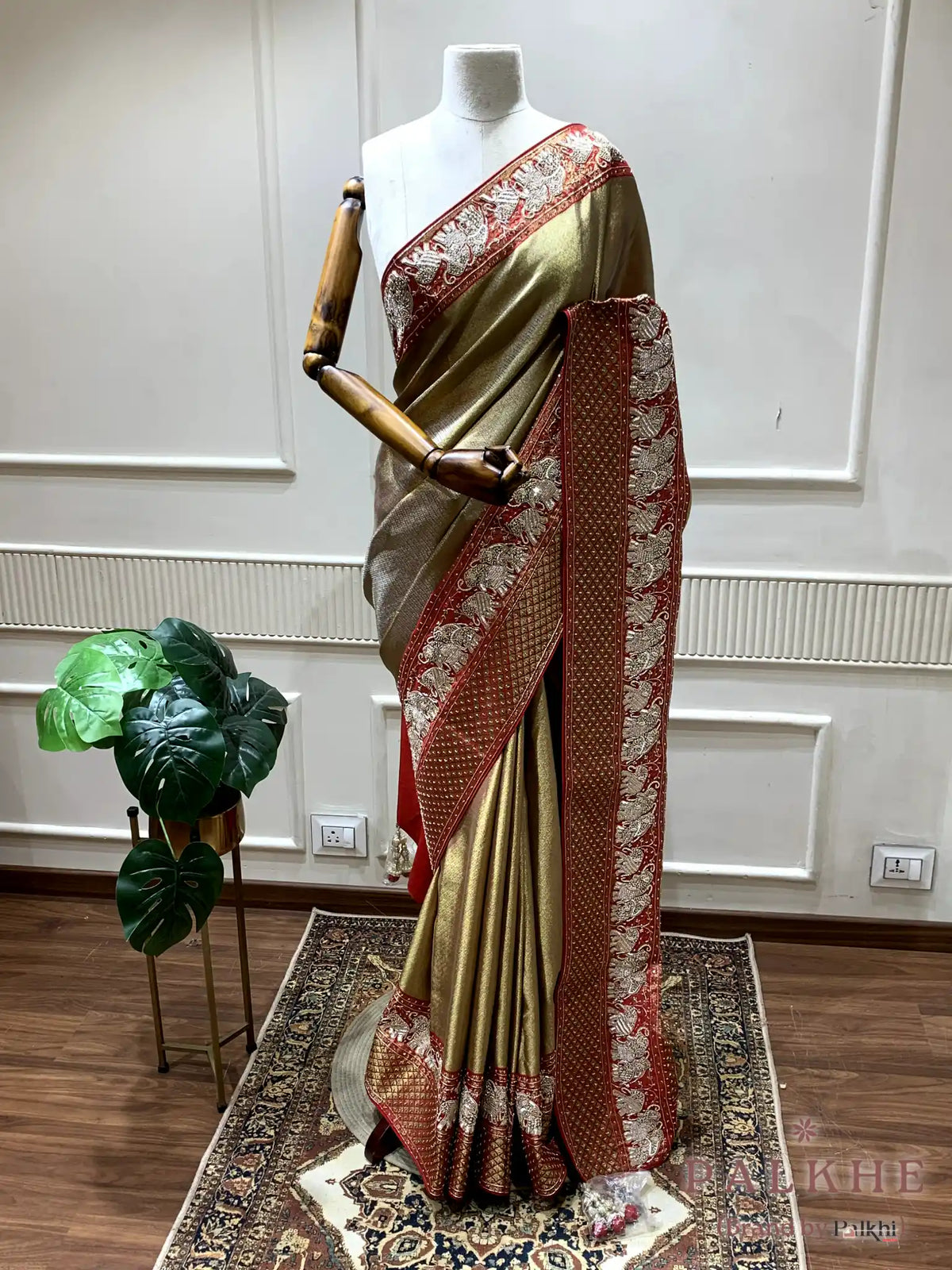 Gold Kanjivaram x Hand Embroidery (CN02)