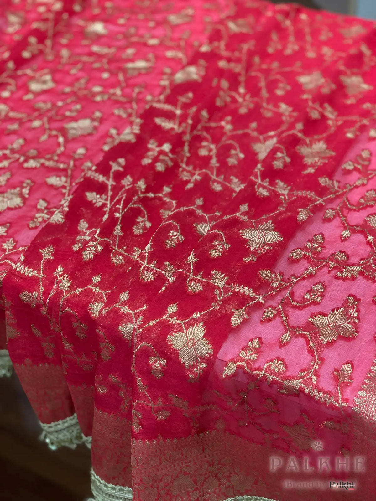 Red Floral Jaal Banarasi x Kiran Border (CO95)