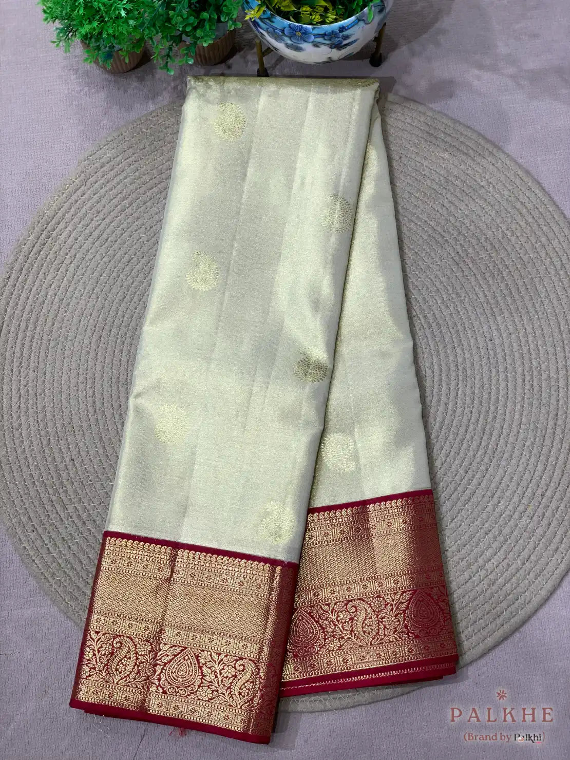 Cream Kanjivaram Buttas in Pure Silk (CN80)