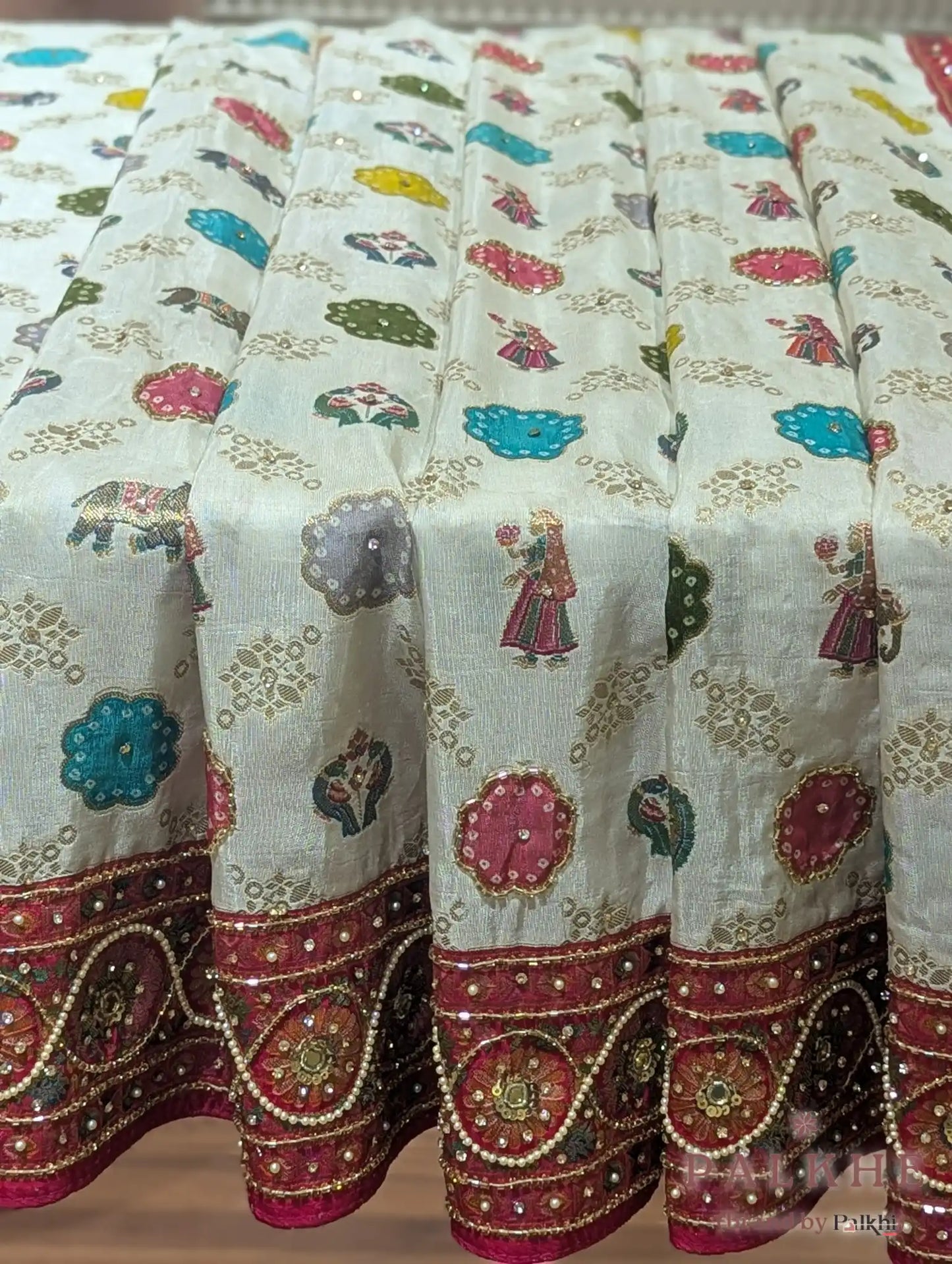 Beige Pashmina Silk x Hand Embroidery