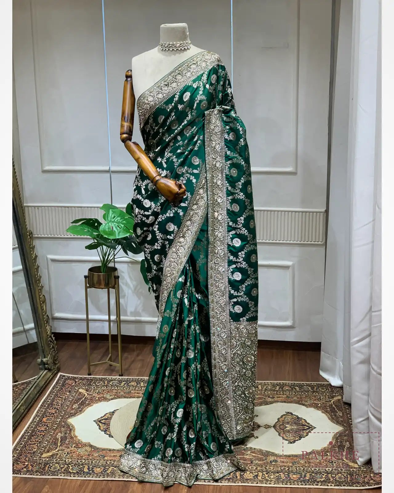 Bottle Green Floral Jaal Semi Silk Banarasi x Hand Embroidery