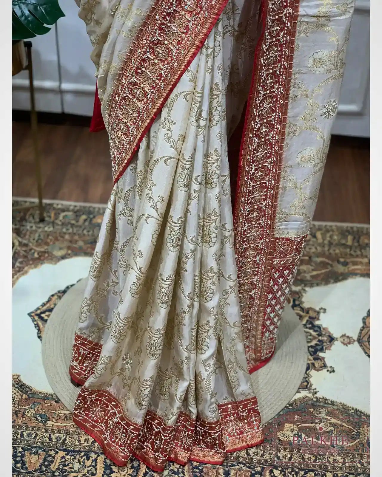 Ivory Floral Jaal Woven Silk Banarasi x Hand Embroidery