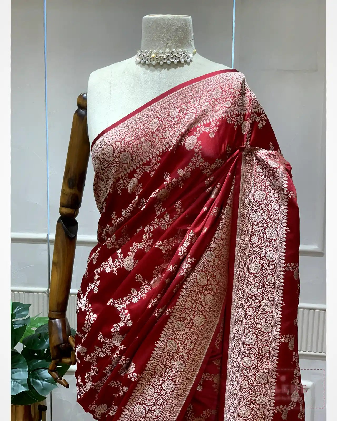 Maroon Banarasi Floral Jaal in Pure Katan Silk