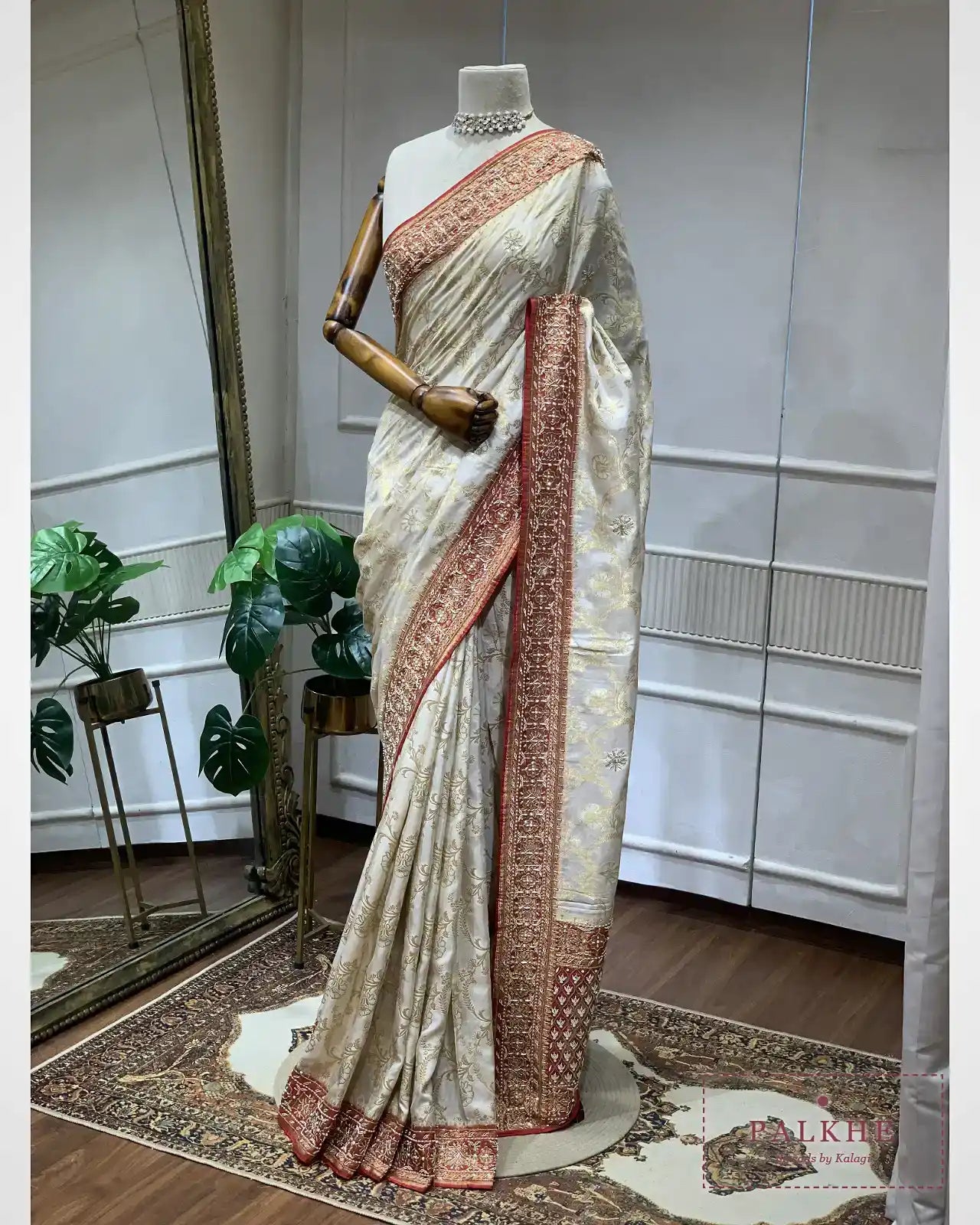 Ivory Floral Jaal Woven Silk Banarasi x Hand Embroidery