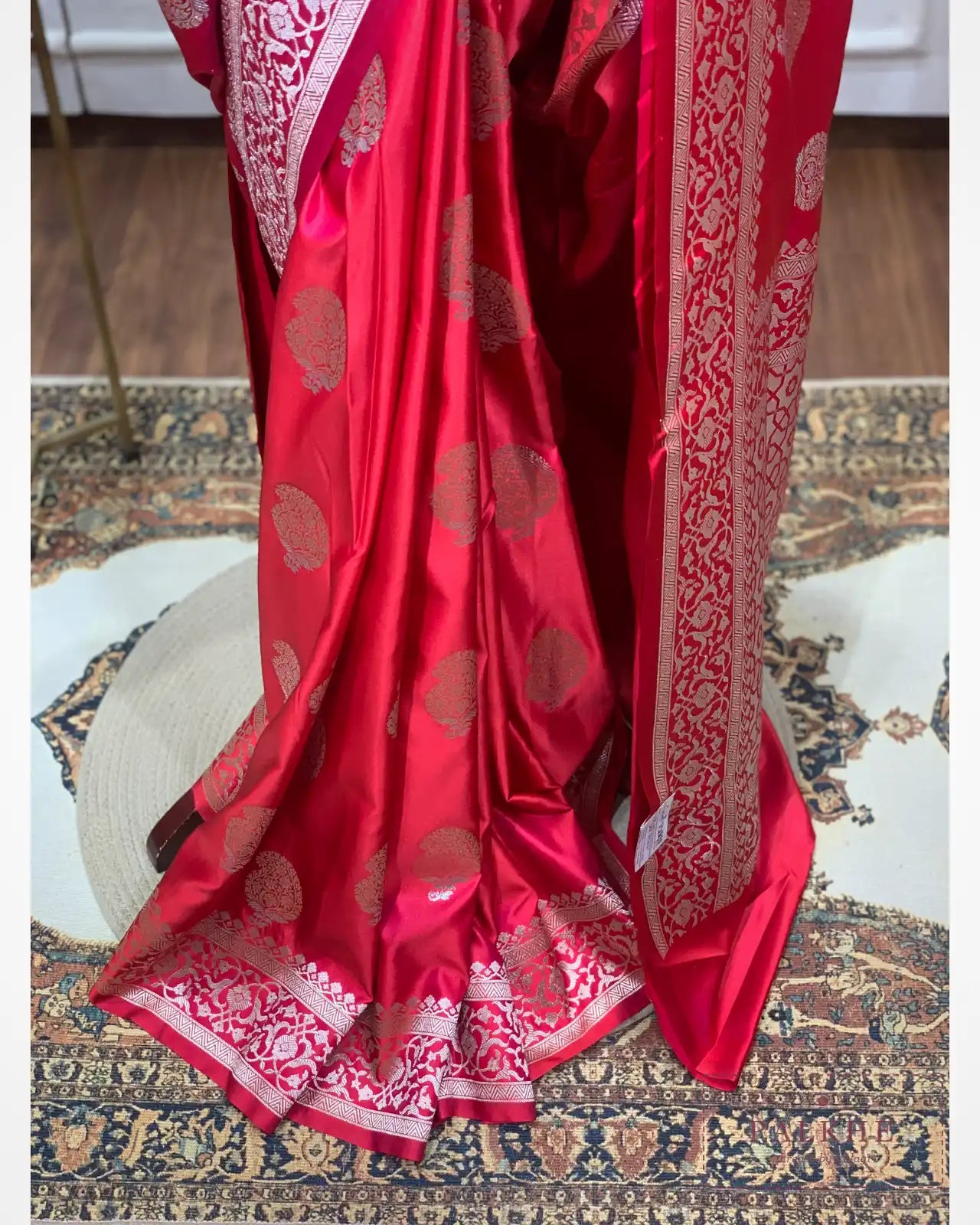 Red Banarasi Floral Buttas in Pure Katan Silk