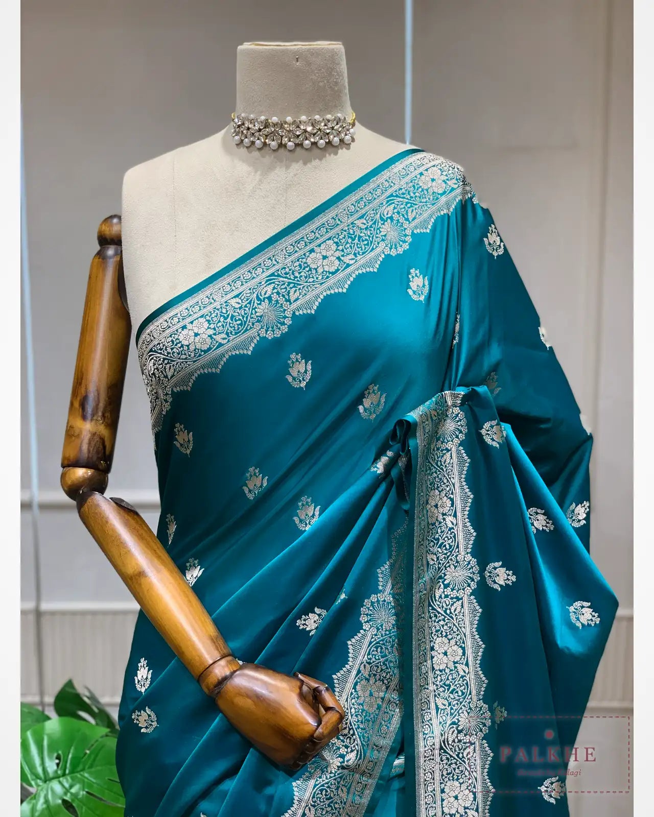 Rama Green Banarasi Floral Buttis in Pure Katan Silk
