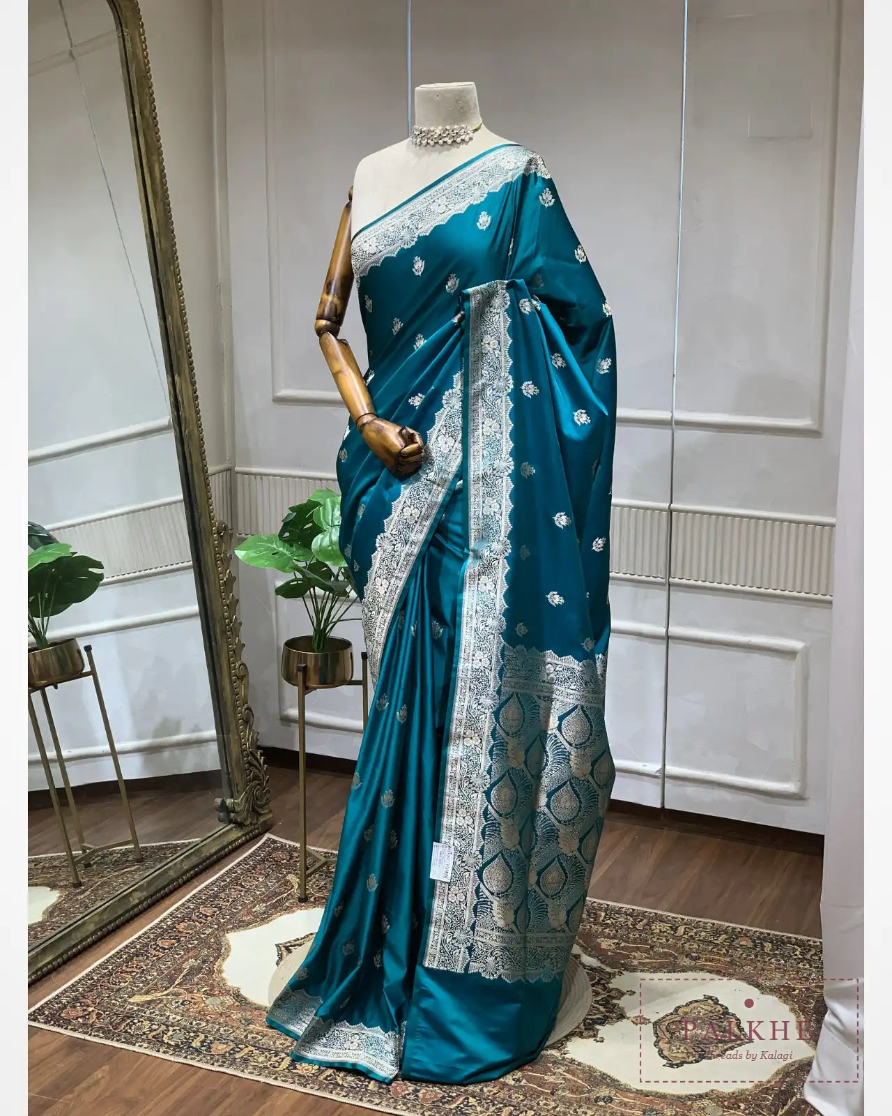 Rama Green Banarasi Floral Buttis in Pure Katan Silk