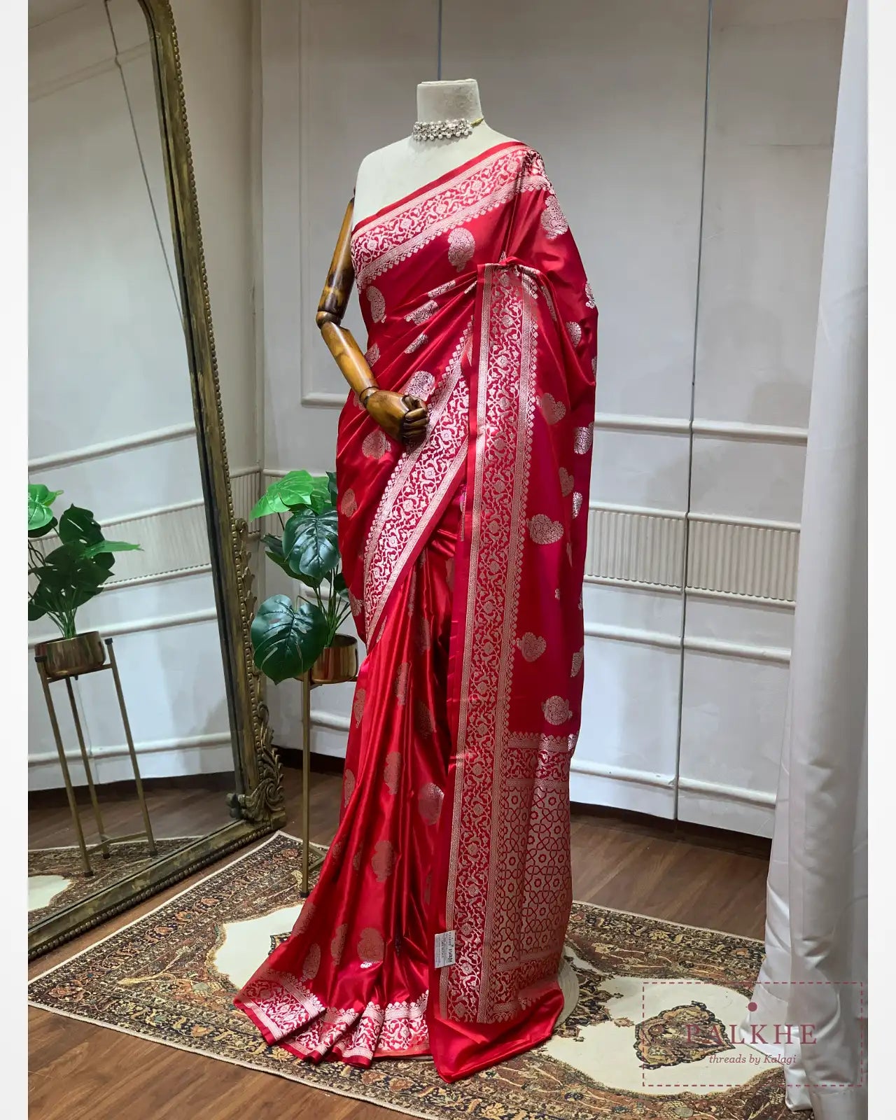 Red Banarasi Floral Buttas in Pure Katan Silk