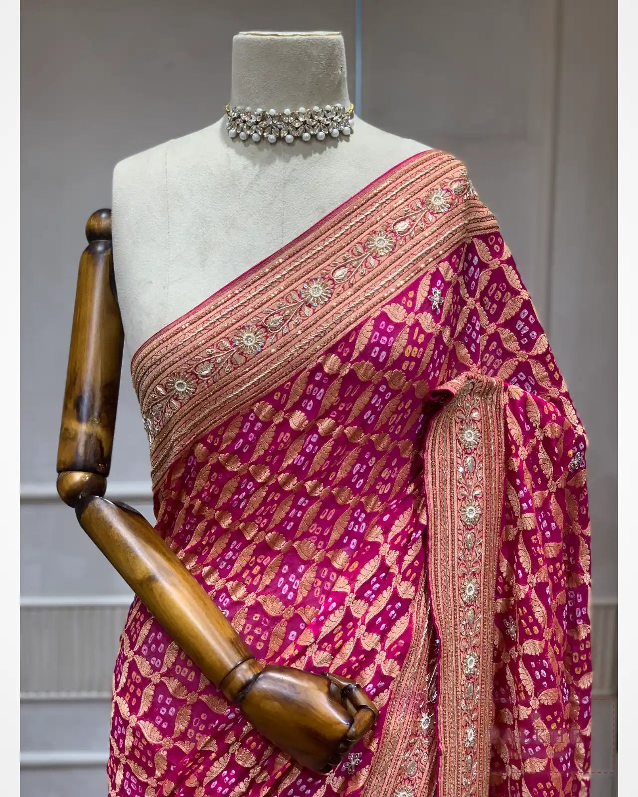 Pink Kaddi Georgette Bandhej x Hand Embroidery