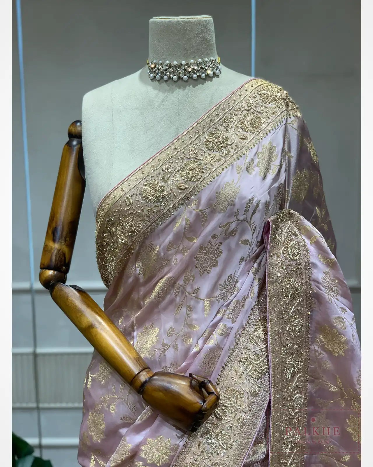 Lavender Floral Jaal Silk Banarasi x Hand Embroidery