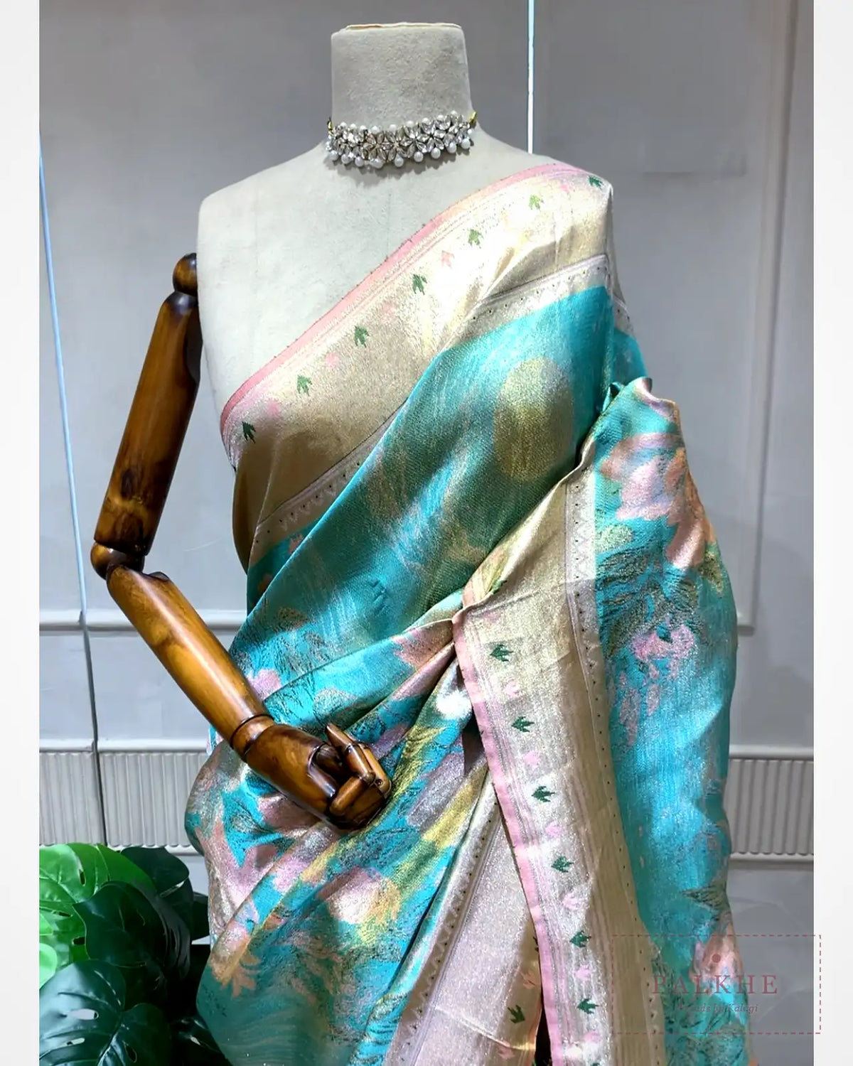 Pista Green Kanjivaram Floral Jaal in Pure Silk