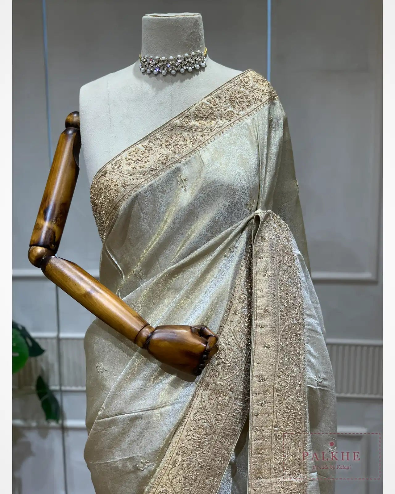 Champagne Gold Floral Jaal Pure Sillk Banarasi x Hand Embroidery