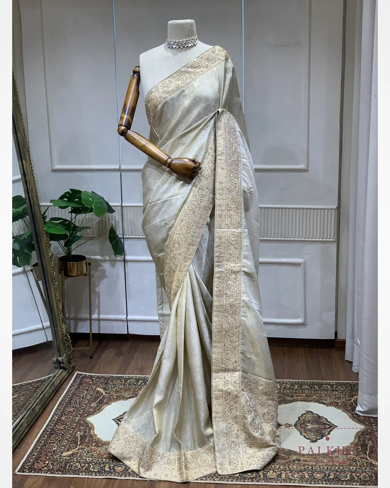 Champagne Gold Floral Jaal Pure Sillk Banarasi x Hand Embroidery
