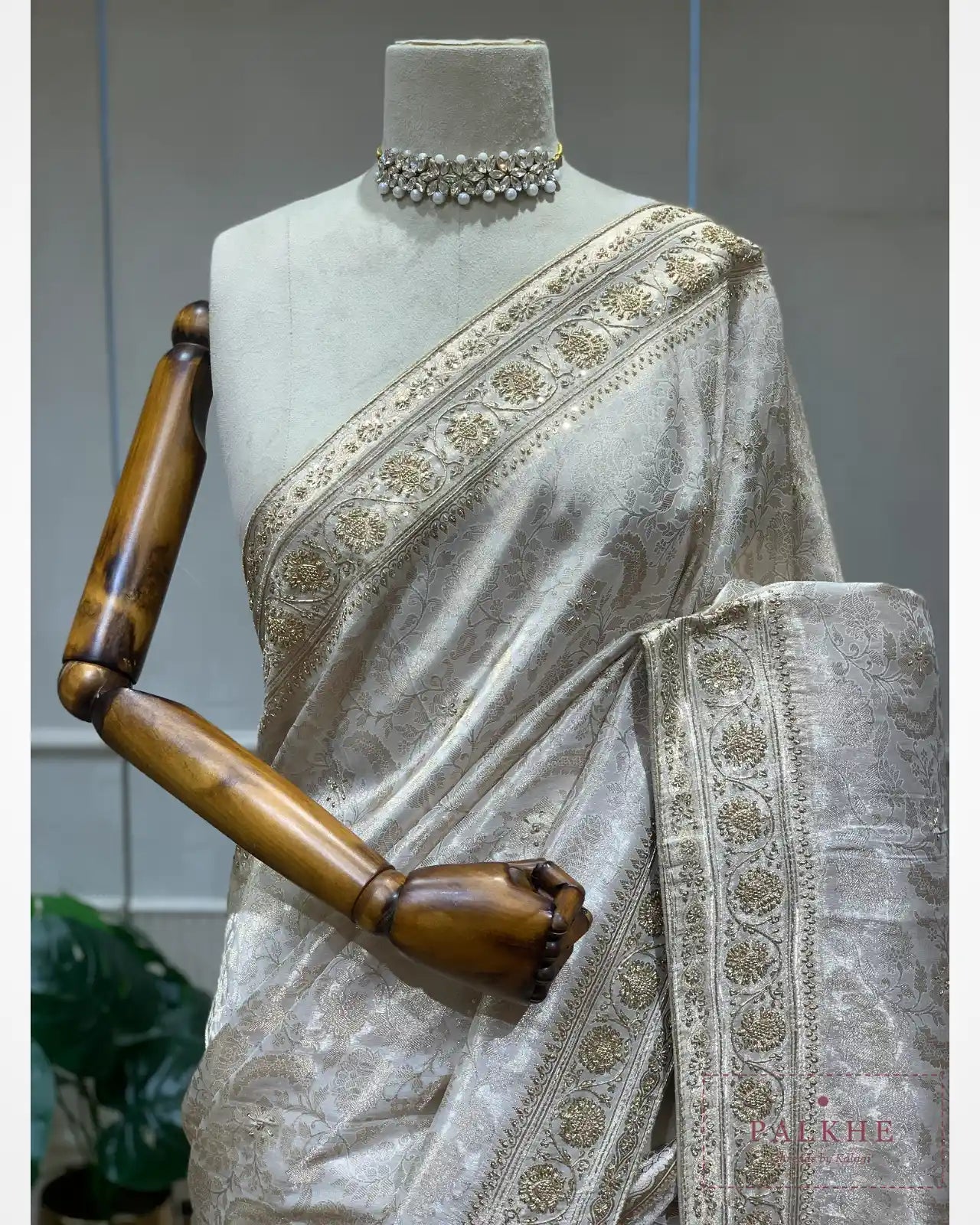Ivory Floral Jaal Pure Silk Banarasi x Hand Embroidery