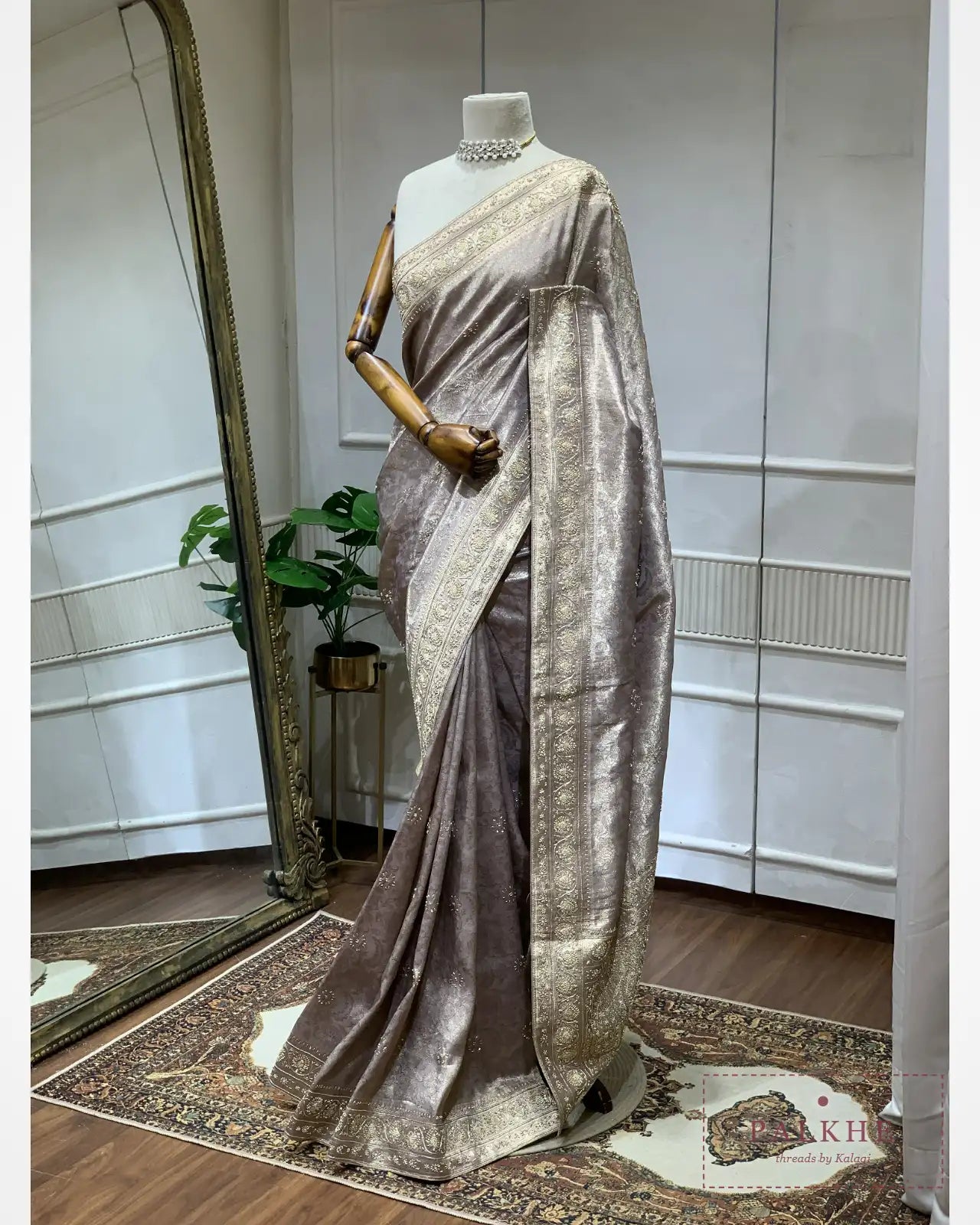 Lilac Pure Silk Banarasi x Hand Embroidery