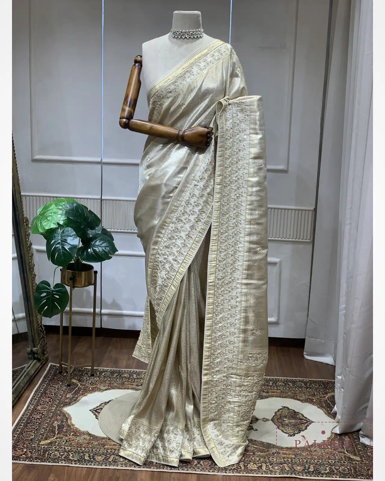 Silver-Gold Floral Semi Silk Kanjivaram x Hand Embroidery