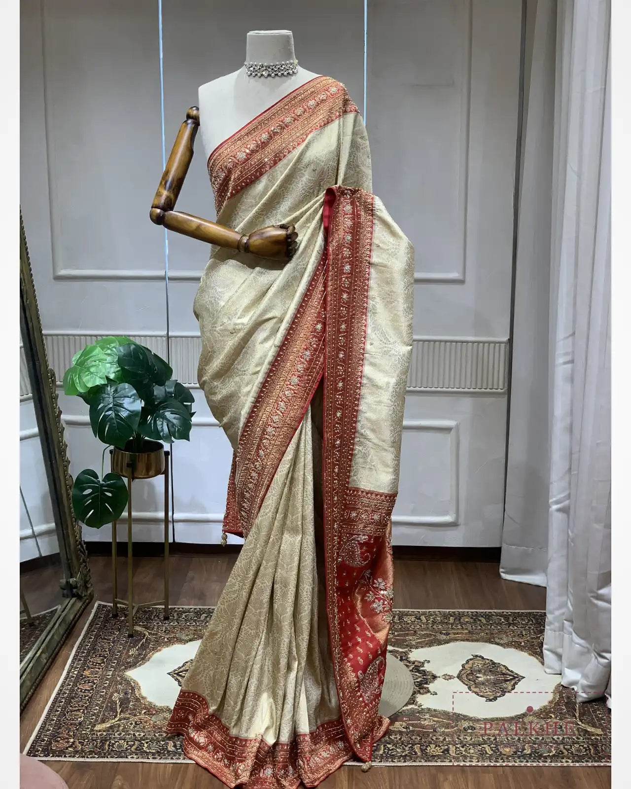 Off White Floral Semi Silk Brocade Kanjivaram x Hand Embroidery