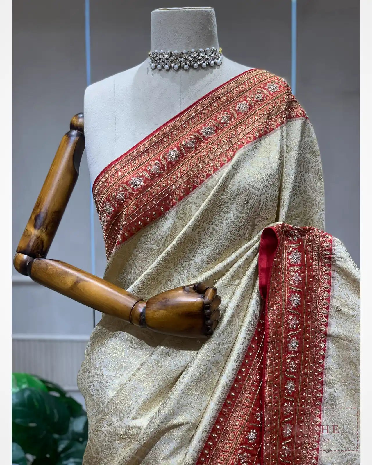 Off White Floral Semi Silk Brocade Kanjivaram x Hand Embroidery