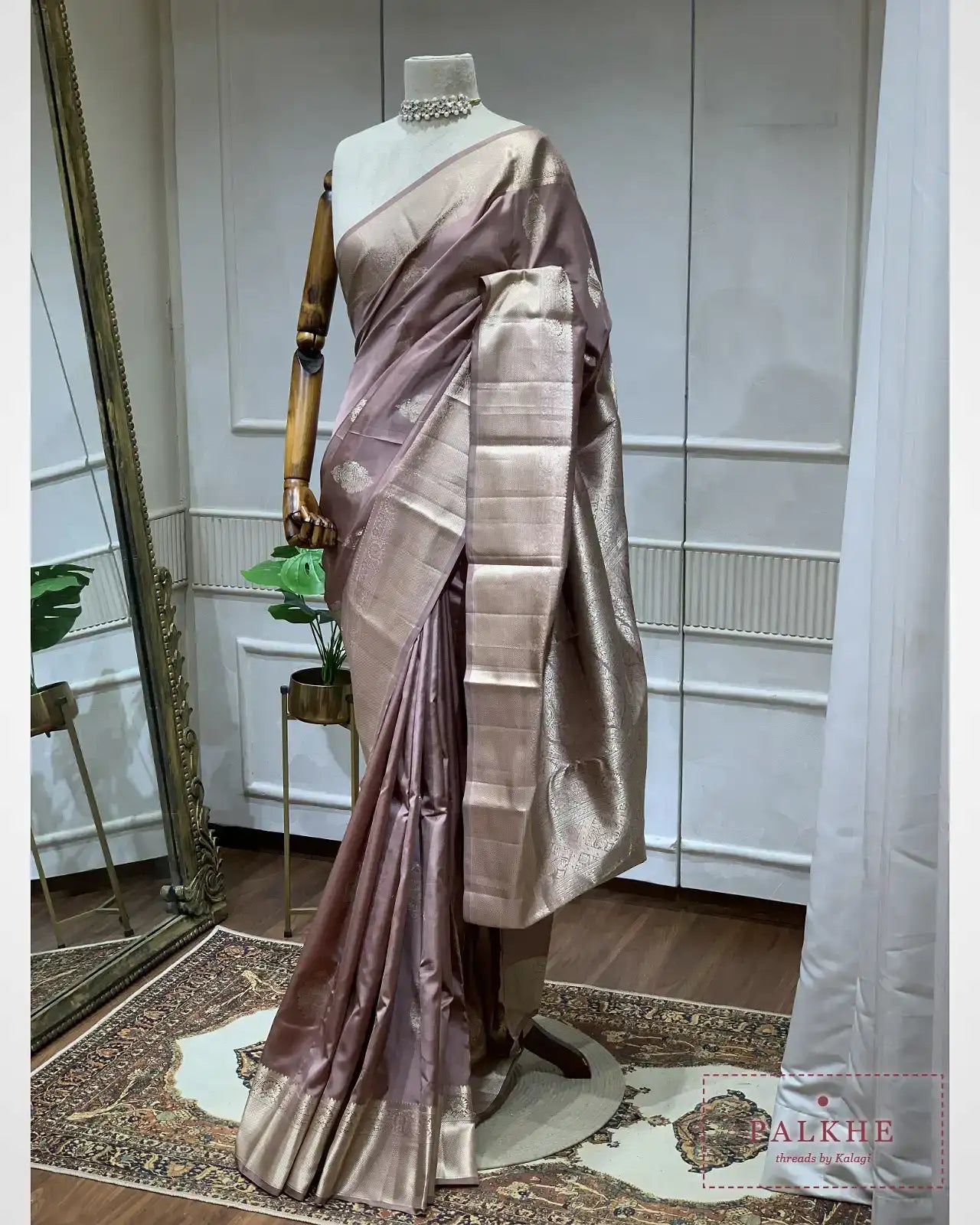 Onion Pink Kanjivaram Buttis in Pure Silk