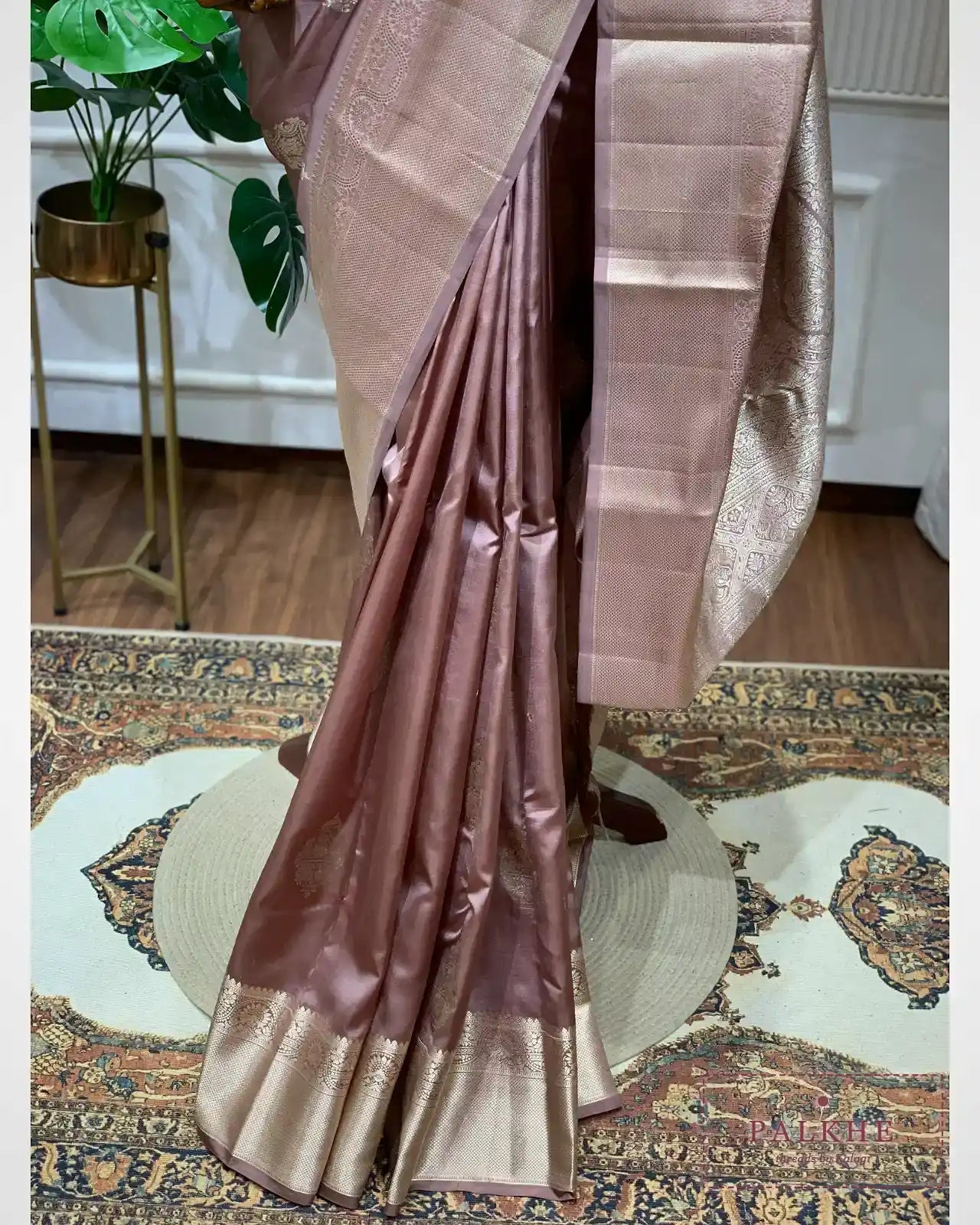 Onion Pink Kanjivaram Buttis in Pure Silk