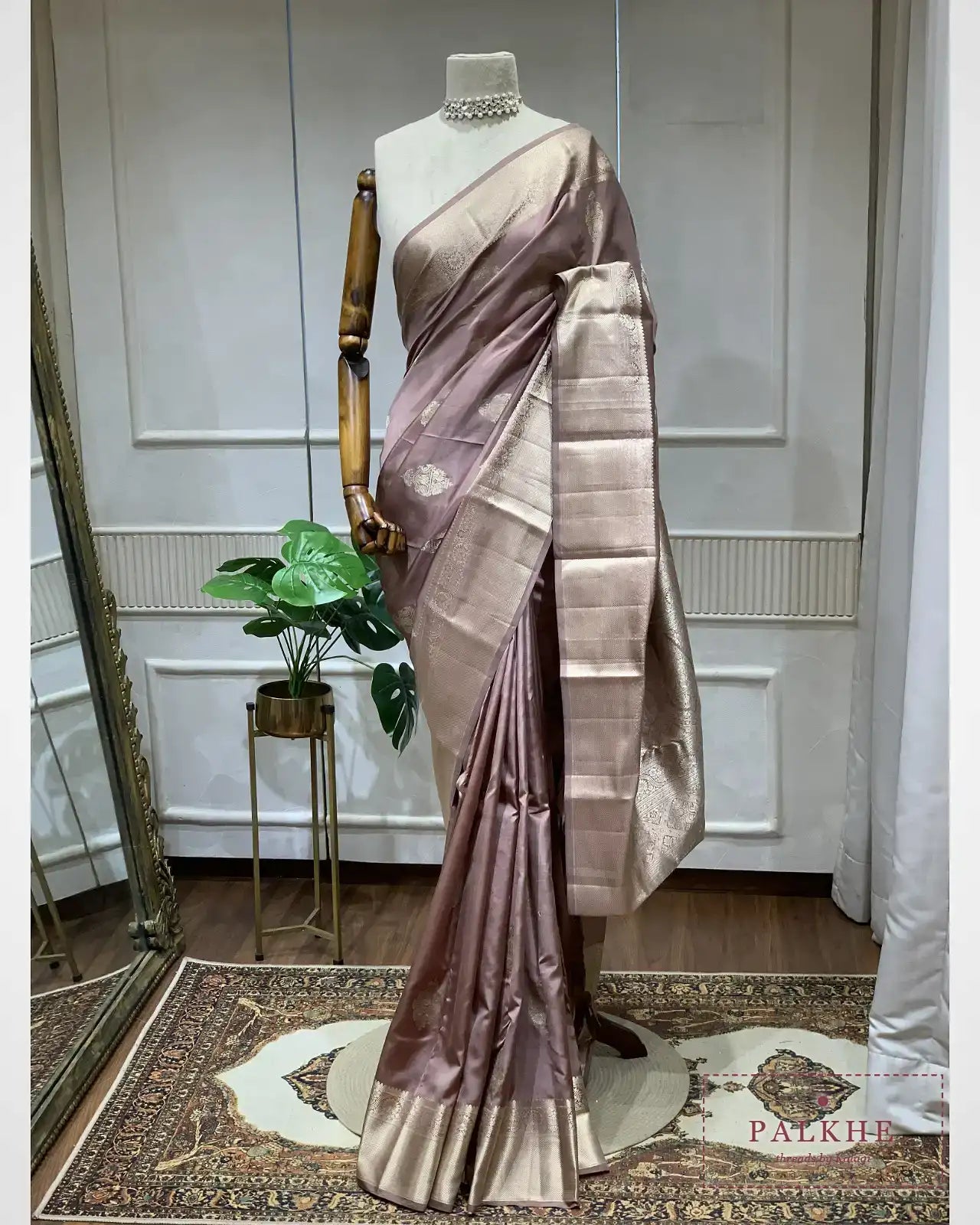 Onion Pink Kanjivaram Buttis in Pure Silk