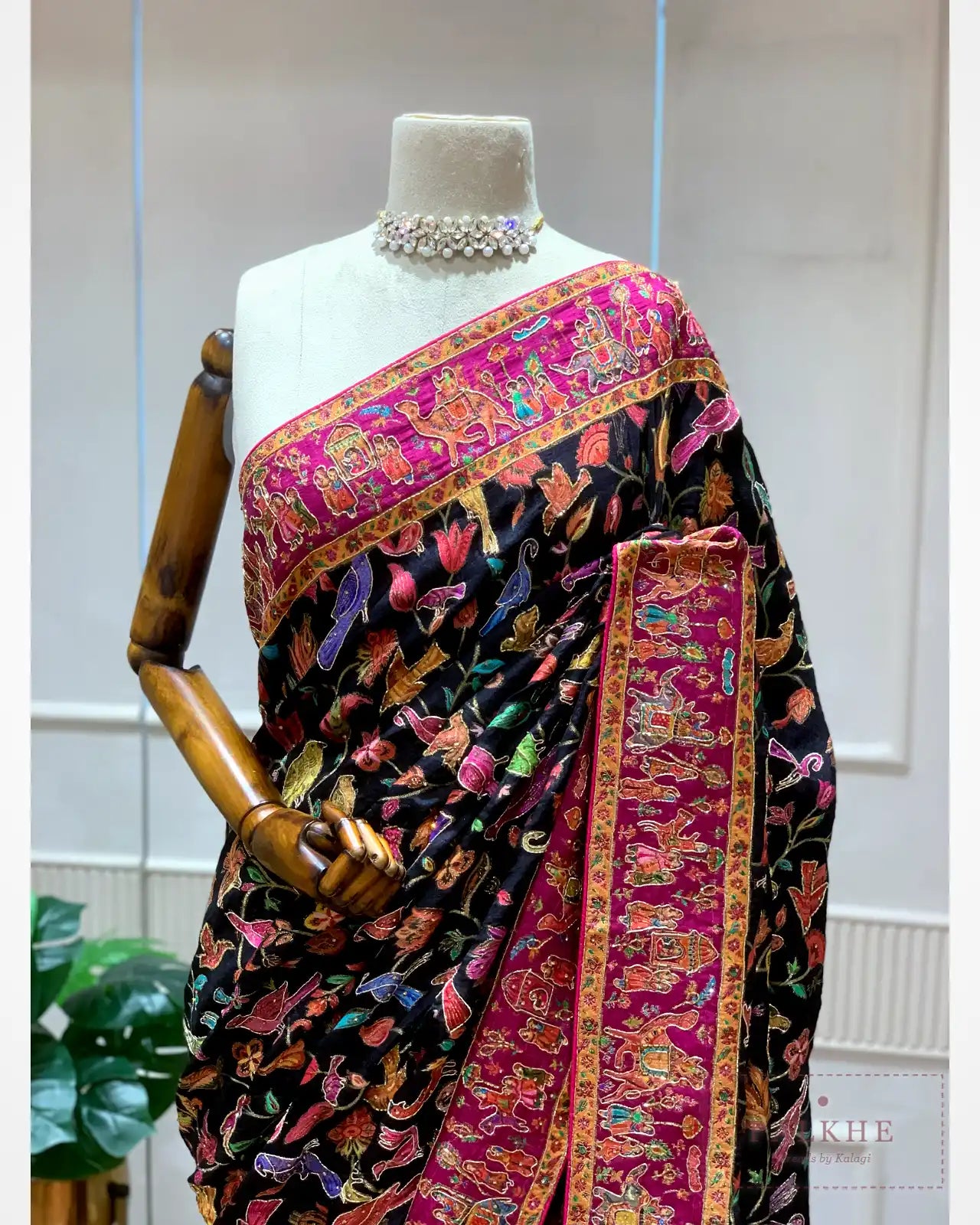 Black Pashmina x Hand Embroidered