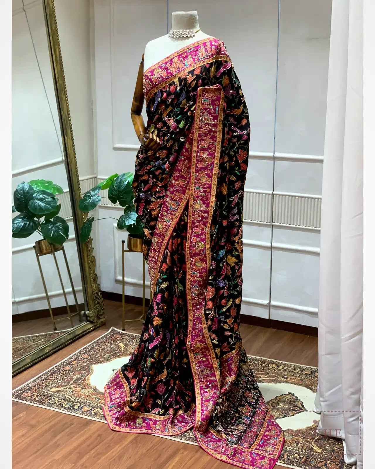 Black Pashmina x Hand Embroidered