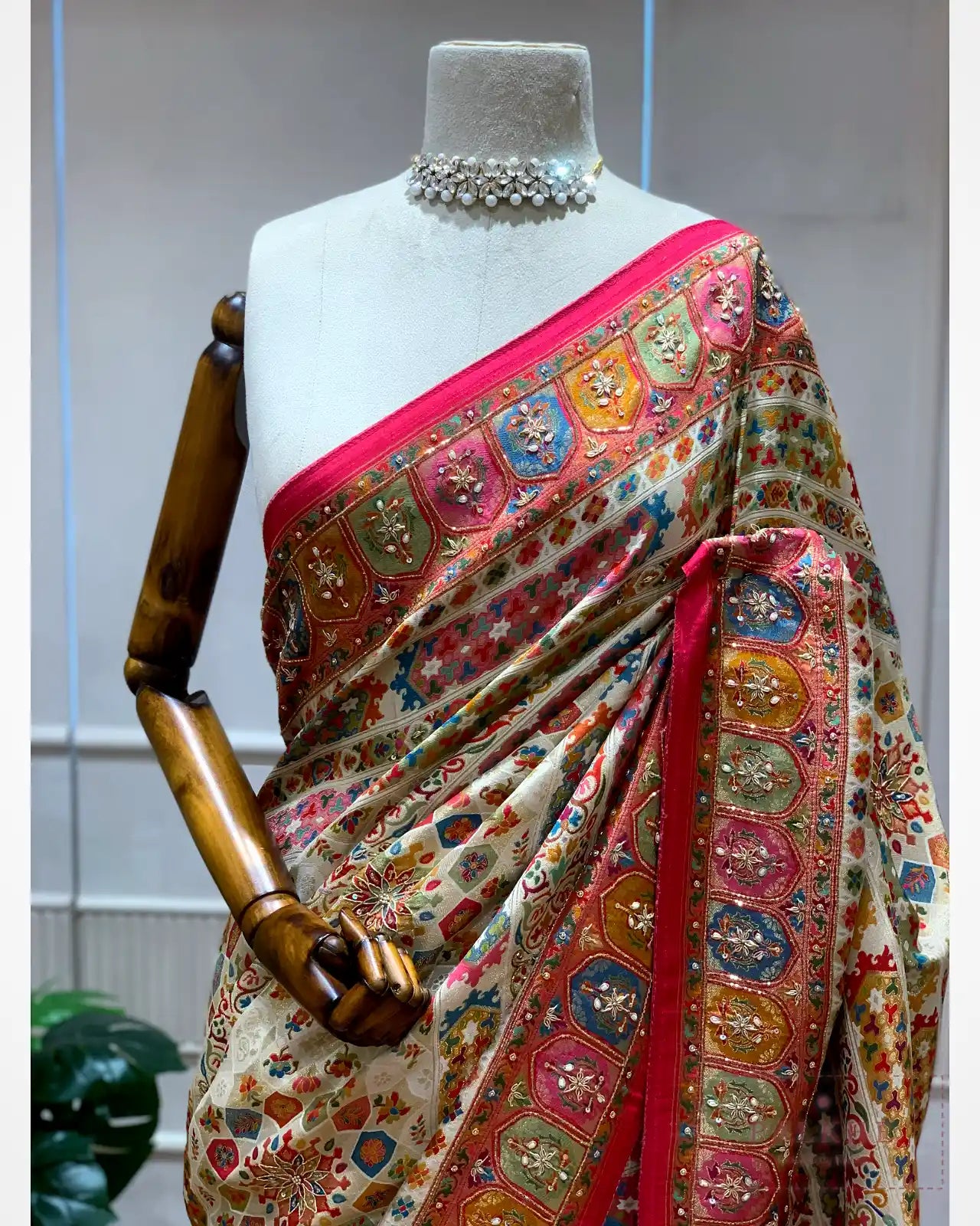 Cream Meenakari Pashmina x Hand Embroidery