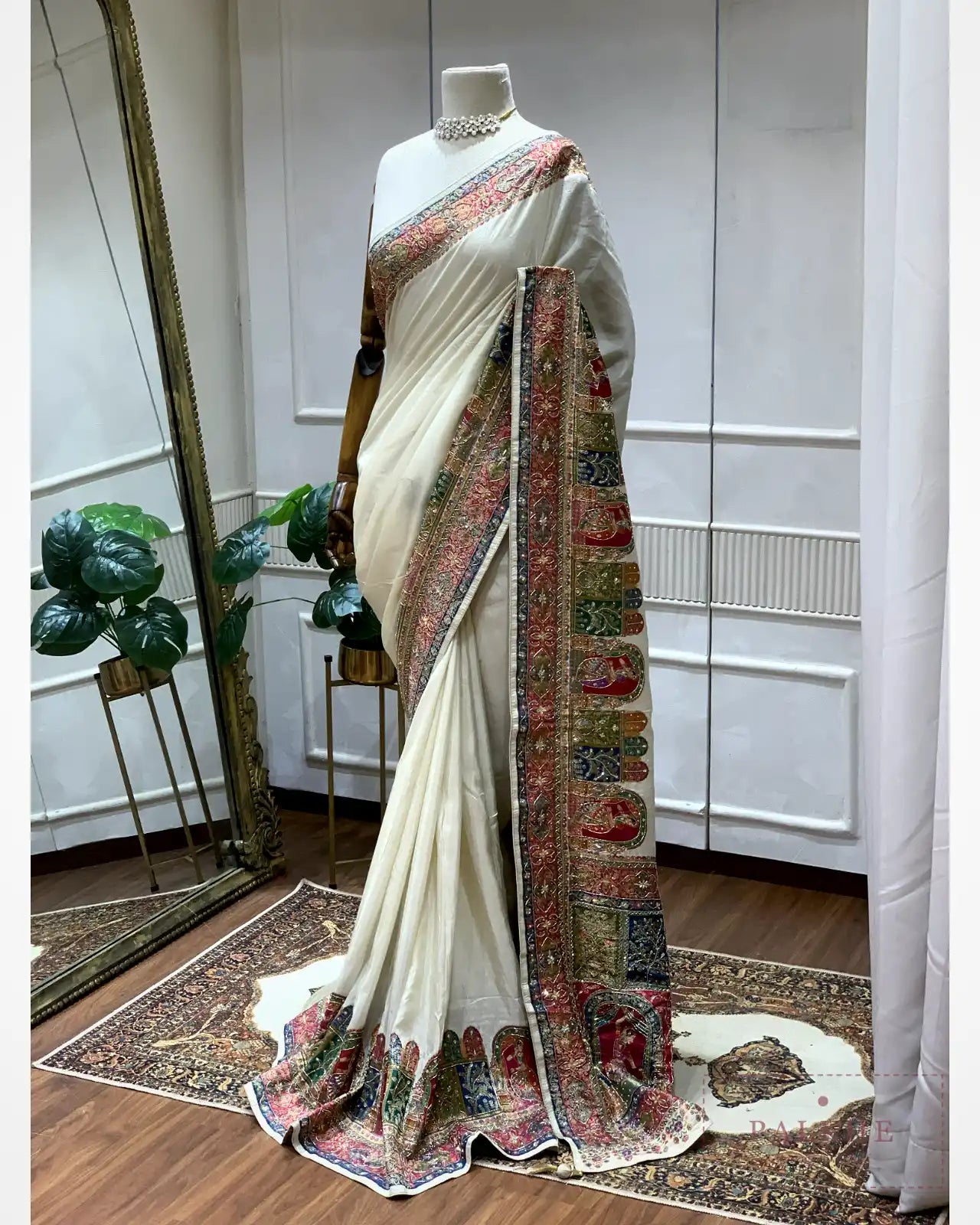 Off-White Crepe Silk Pashmina x Hand Embroidery