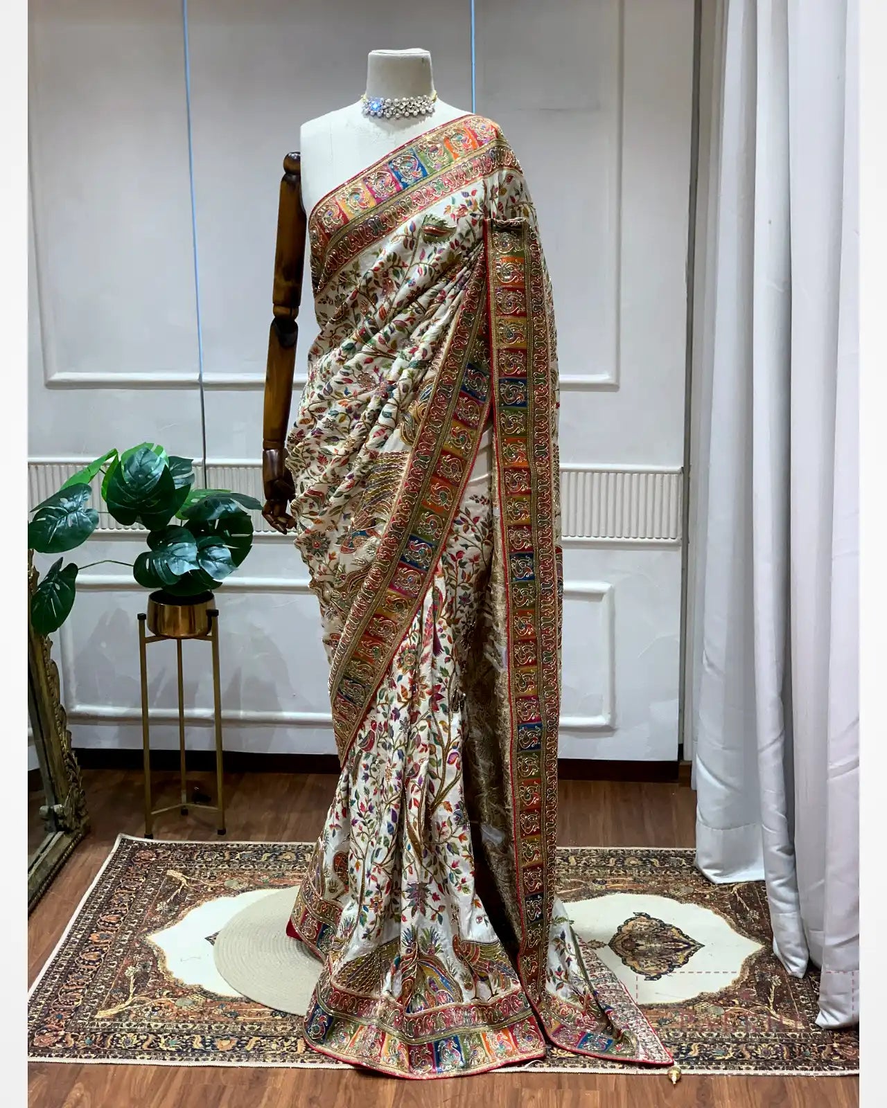 Cream Traditional Motifs Pashmina x Hand Embroidery