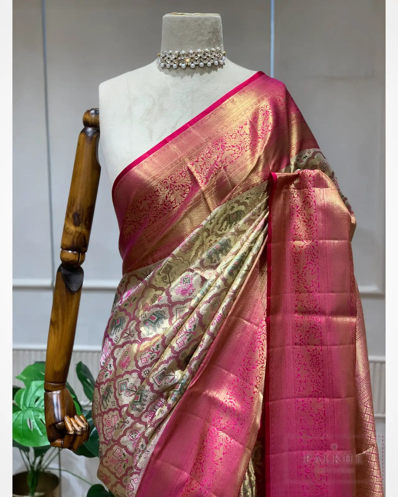Ornate Gold Kanjivaram Animal Motifs in Tissue Brocade Silk