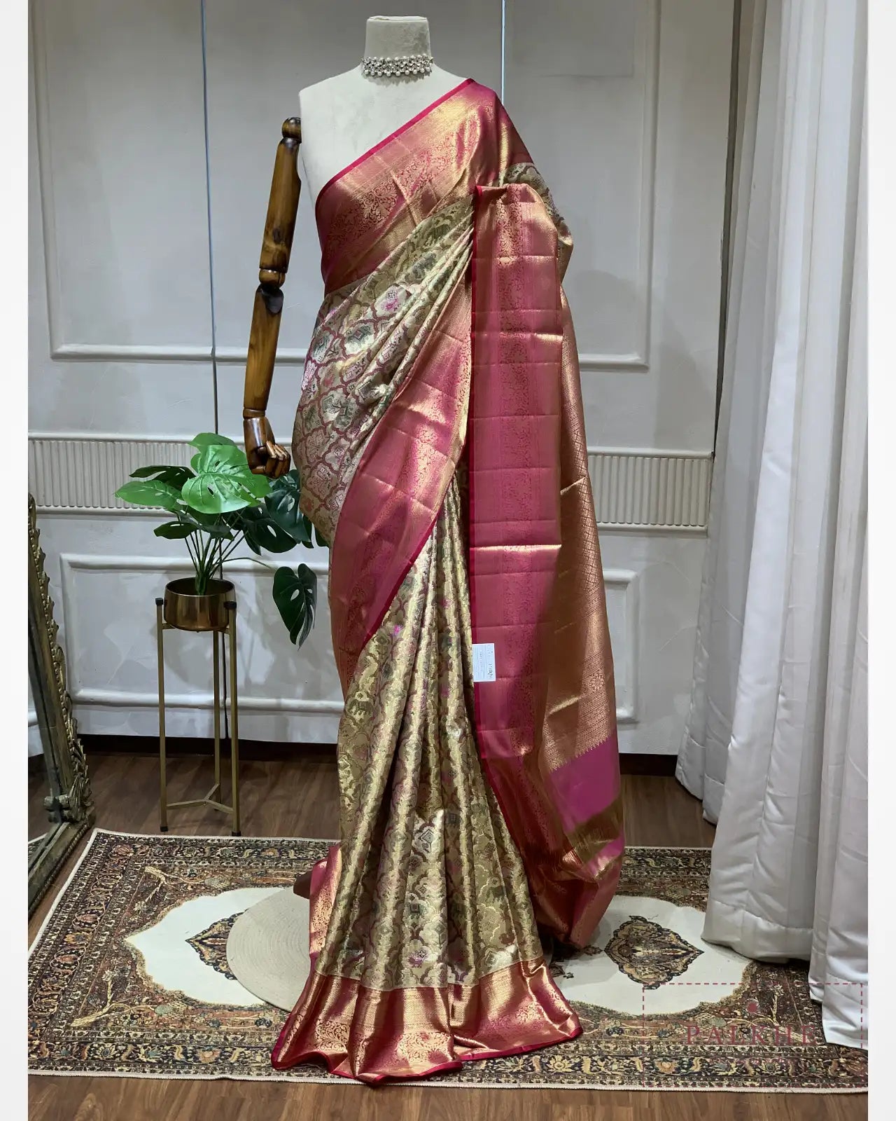 Ornate Gold Kanjivaram Animal Motifs in Tissue Brocade Silk